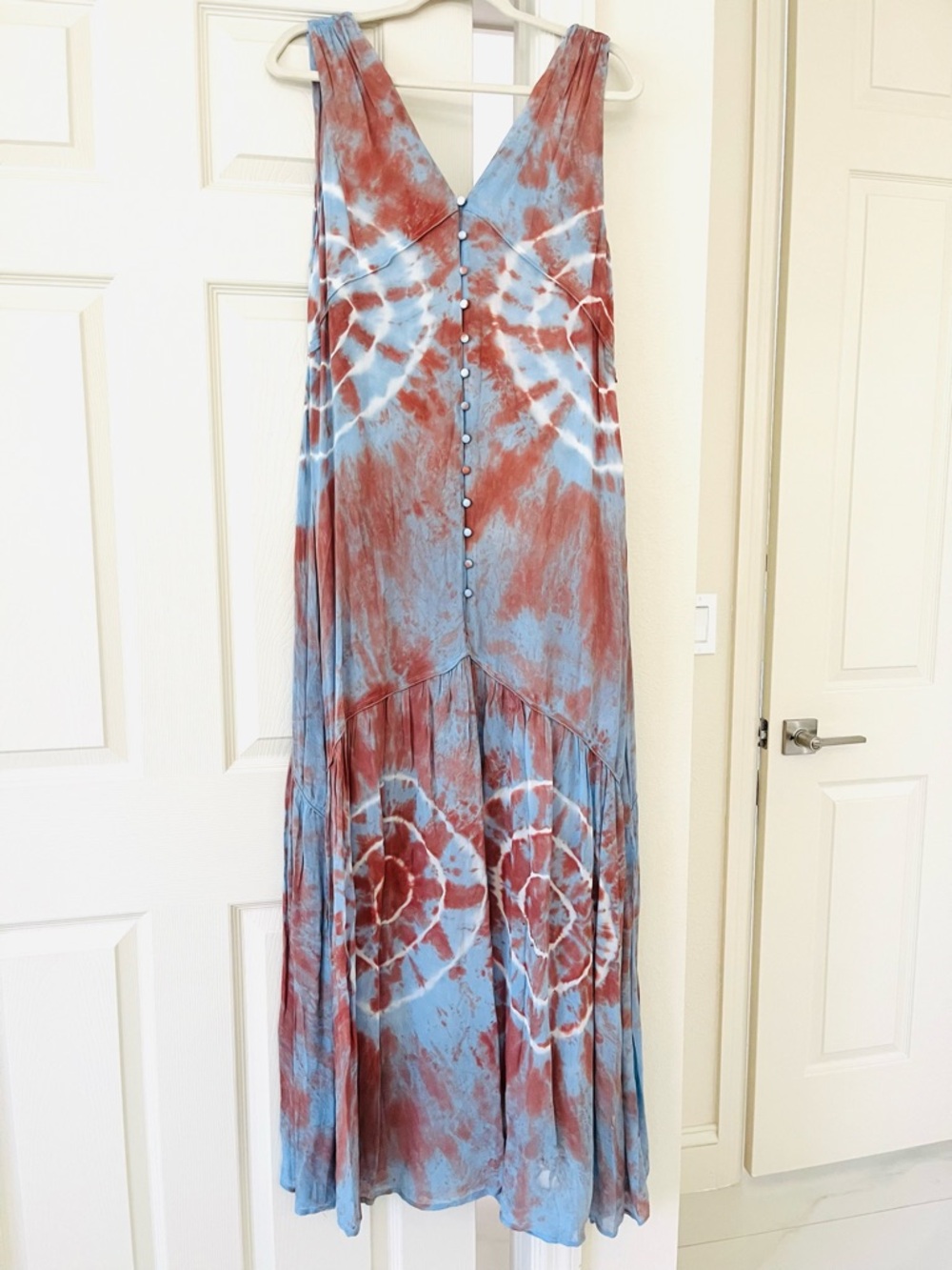 Young, Fabulous & Broke Boho Tie-Dye Maxi Dress in Rust & Light Blue Size Small